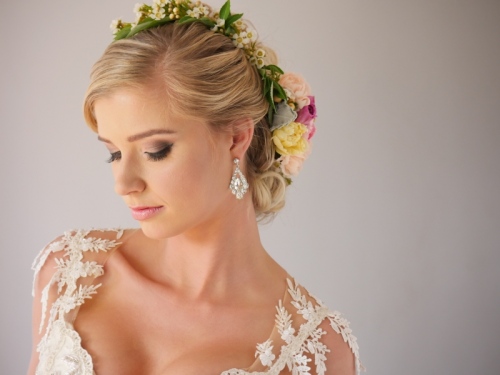 hair i come flower bridal hairstyle